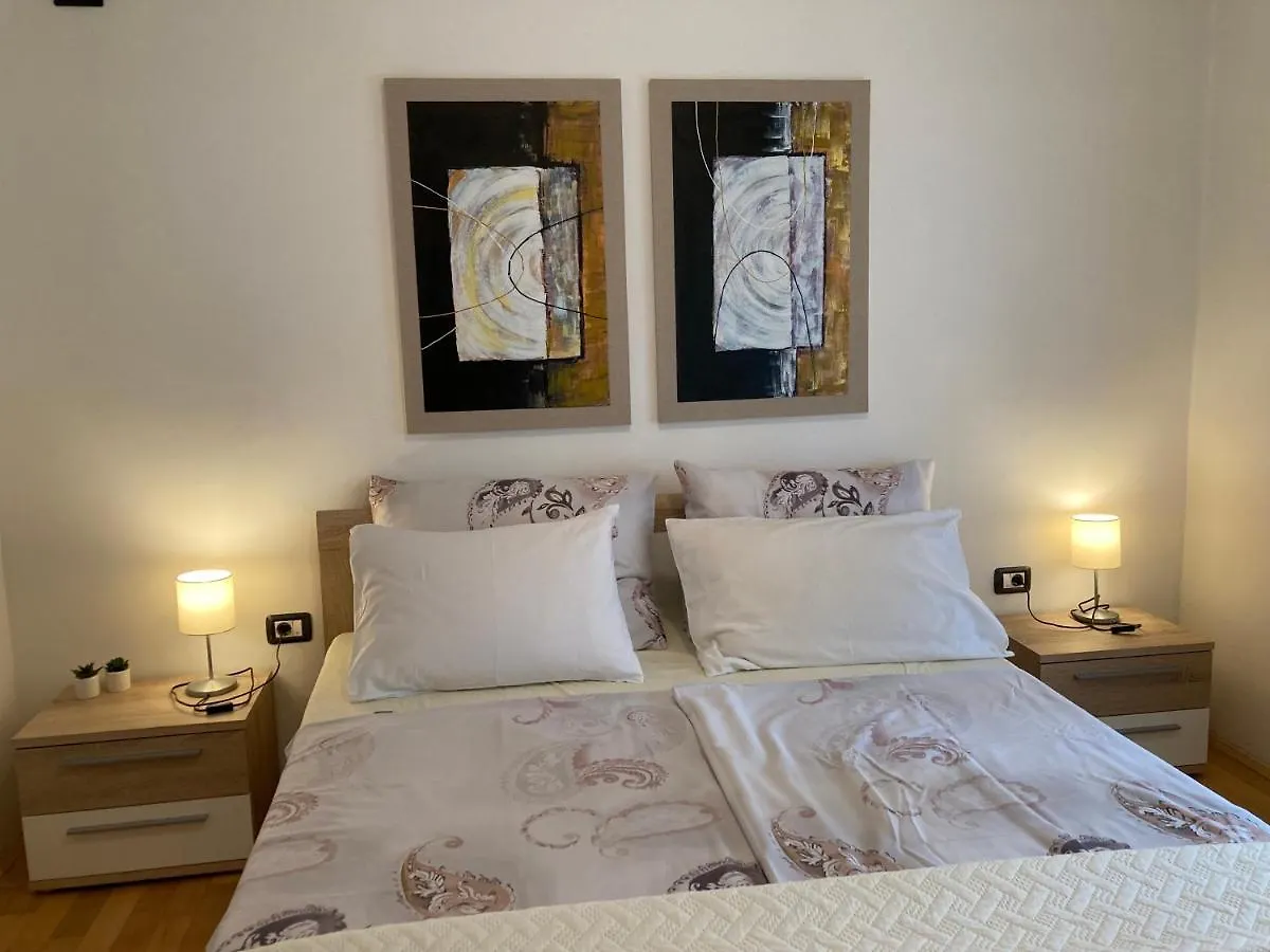 Apartments Bonvenon2Center Πούλα